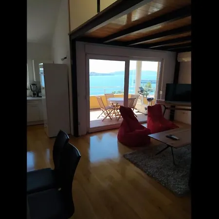 Sea View Duplex Apartment Apartamento Trogir